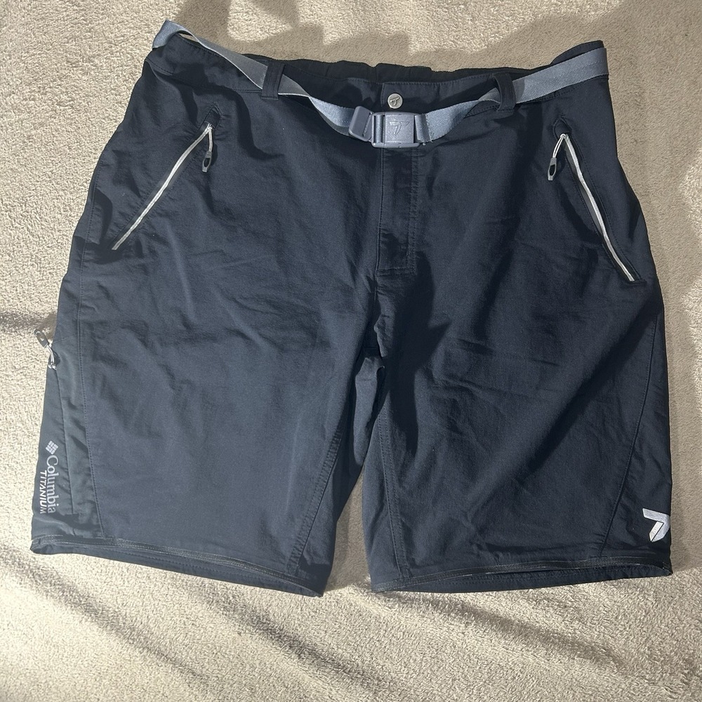 Columbia Titanium Mens 36 Omni-Shield Nylon Stretch Hiking Shorts Black Belted